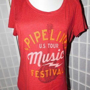 Red Pipeline US tour, Large, deep neckline tee shirt